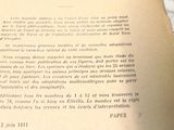 un livre ouvert avec l'image d'un chat dessus