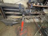 une machine qui se trouve dans un garage