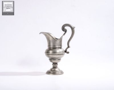 Aiguière verseuse en étain Ht. 30 cm Poinçon 1769 (légère dé…
