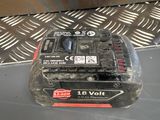 a small battery that is sitting on a table