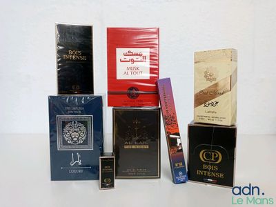 tout un tas de cigares de toutes sortes sur la table