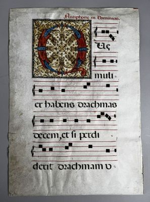 un ancien manuscrit orné d'un motif décoratif