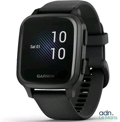 gros plan d'une montre intelligente sur fond blanc