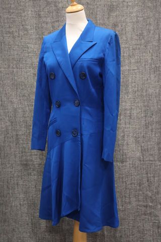 GUY LAROCHE Boutique Paris – Robe vintage numérotée à gros bouton...