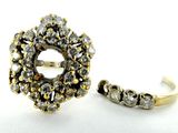 une photo d'une bague en diamant et d'une bague en or