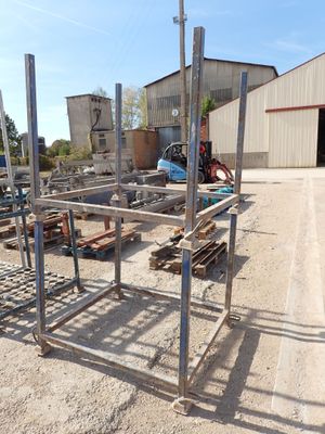 a picture of a building being built with a lot of wood