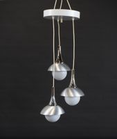 Suspension à trois globes en verre opalescent, coupelles en … (photo 3)