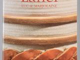 la couverture d'un livre ornée d'un motif tressé