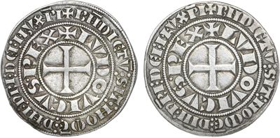 une pièce d'argent avec une croix au recto et une croix au verso