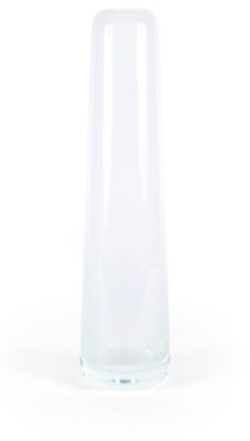 un vase en verre transparent avec un couvercle noir sur fond blanc