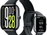 deux bracelets d'Apple Watch de couleurs et de motifs différents