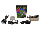 une image représentant une boîte « Light Boy » avec des câbles d'alimentation