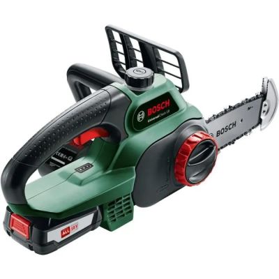 La tronçonneuse Bosch est un outil très pratique pour couper du bois.