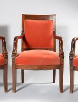 Suite de trois fauteuils en acajou et placage d'acajou à déc… (photo 3)