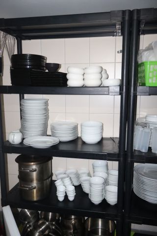 Vaisselle porcelaine blanche de Limoges pour une capacité de 30 c...