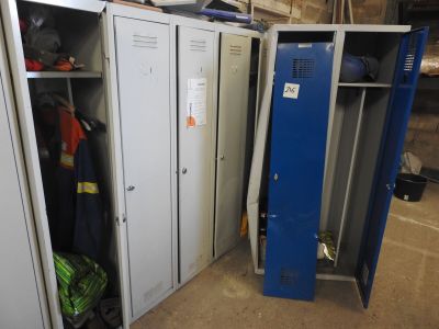 5 armoires vestiaire 2 portes plus bureau mélaniné blond ave…