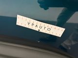 a sticker on the hood of a car that says vauto