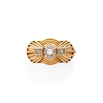 une bague en or et diamants