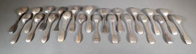 a lot of spoons that are on the table