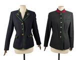 deux vestes sur un mannequin avec un col rouge