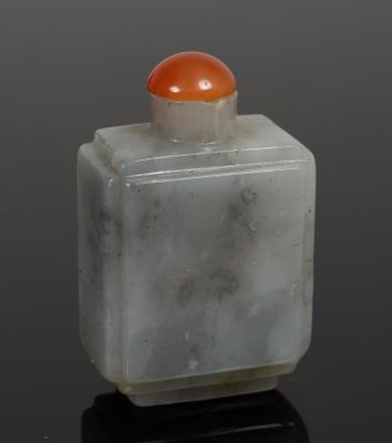 chinese jade snuff bottle with orange cab