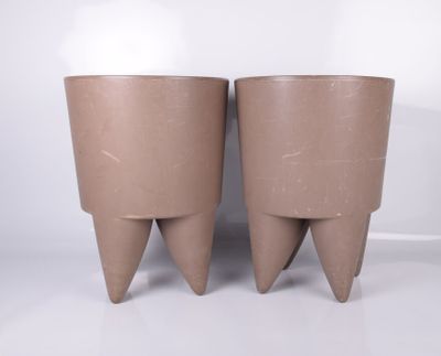 deux tasses empilées l'une sur l'autre