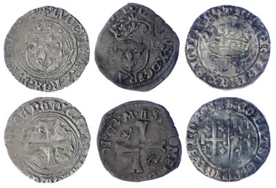 un lot de six pièces d'argent présentant des motifs différents