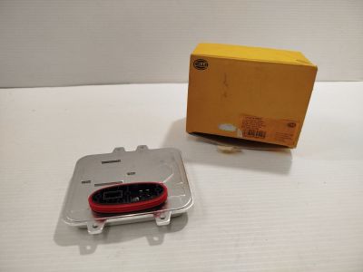 an image of a box with a red light on it and a box with a red light on it