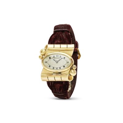 Image d'une montre-bracelet de femme sur fond blanc
