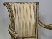 Deux fauteuils pouvant former paire en bois mouluré, sculpté… (photo 2)