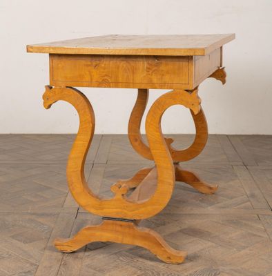 Bureau en bois de placage à piètement en cols de cygne styli…