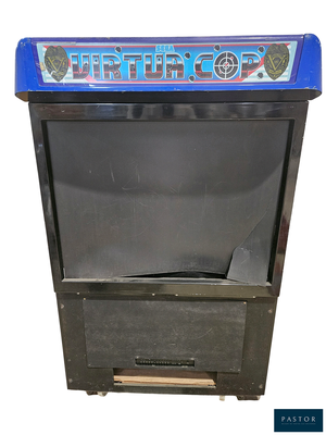 une machine bleue posée sur une surface blanche