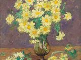 un tableau représentant un vase rempli de fleurs jaunes posé sur une table