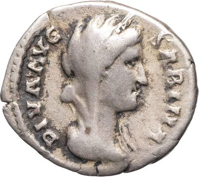 une pièce d'argent portant une tête de femme