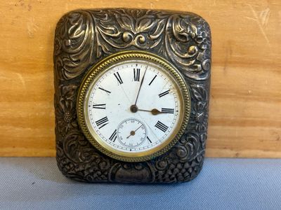 Réveil gousset de table année 1900 en partie décoré autour d…