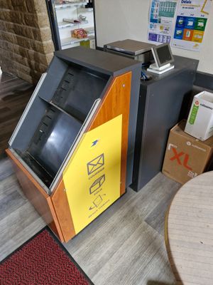a machine that is sitting in the middle of a room