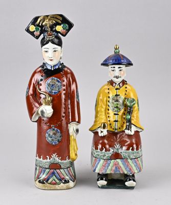 paire de figurines asiatiques représentant un homme et une femme