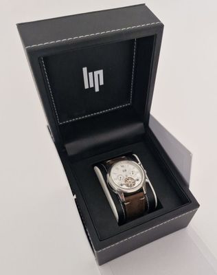 LIP. Montre Chronographe d'homme modèle K2L27 à mouvement au…