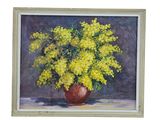 tableau représentant des fleurs jaunes dans un vase rouge posé sur une table