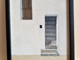 une image représentant une peinture d'une porte et d'un escalier devant un mur blanc