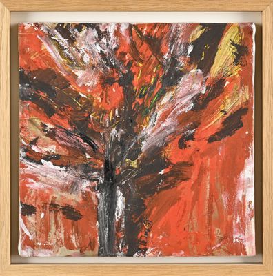 une peinture abstraite représentant un arbre aux feuilles rouges, dans un cadre en bois