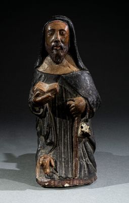 l'image d'une statue de femme tenant un livre