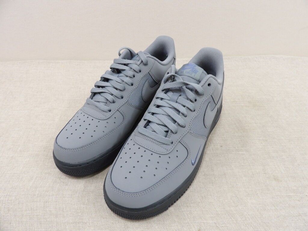 NIKE - Taille 44 - Sneakers Air Force 1 Low '07 LV8 gris fum…