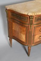 Commode à côtés galbés en placage de bois de rose ouvrant pa… (photo 3)