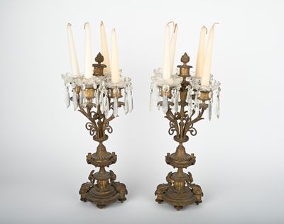 Paire de candélabres en bronze doré à pampilles de style Lou… - Photo 1