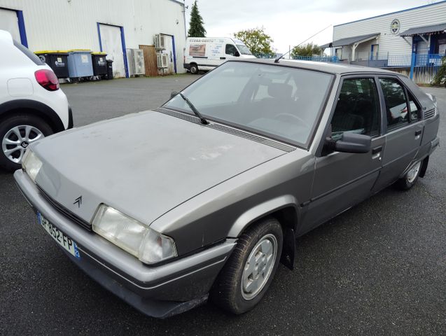 Véhicule particulier CITROEN BX GTI immatriculé GP-852-FP, 1ère m...