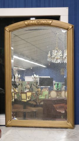 Miroir de style Art déco cadre bois et stuc doré, glace biseautée...