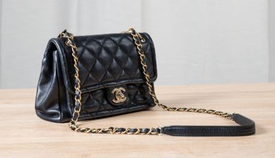 CHANEL Petit sac Timeless édition limitée en cuir matelassé … - Photo 1