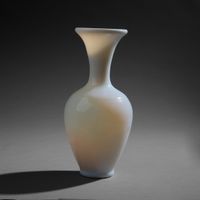 Vase balustre en opaline savonneuse, monté en lampe (électri… (photo 3)