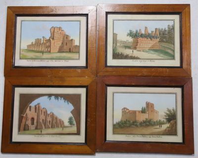 trois photos encadrées représentant un château devant lequel se promène un homme